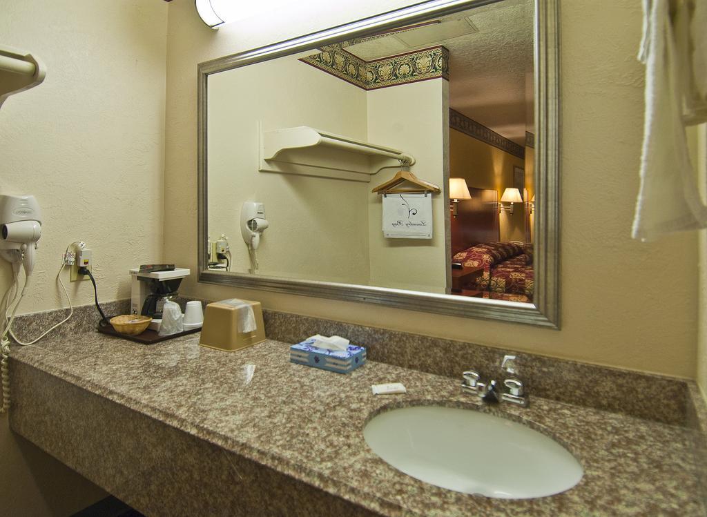 Winnie Inn And Suites Kamer foto